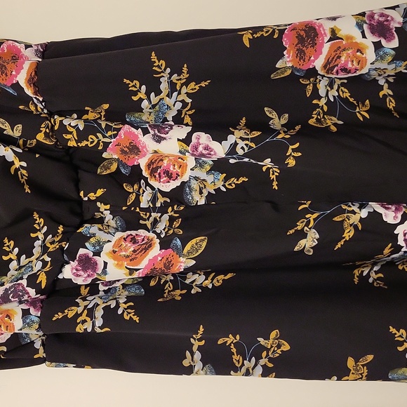 Shein Curve Romper 1XL Black and Floral - Picture 7 of 9